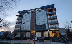 Unique Airport Hotel